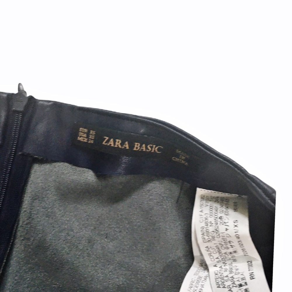 SOLD Zara faux leather skirt size 25 - Picture 4 of 5